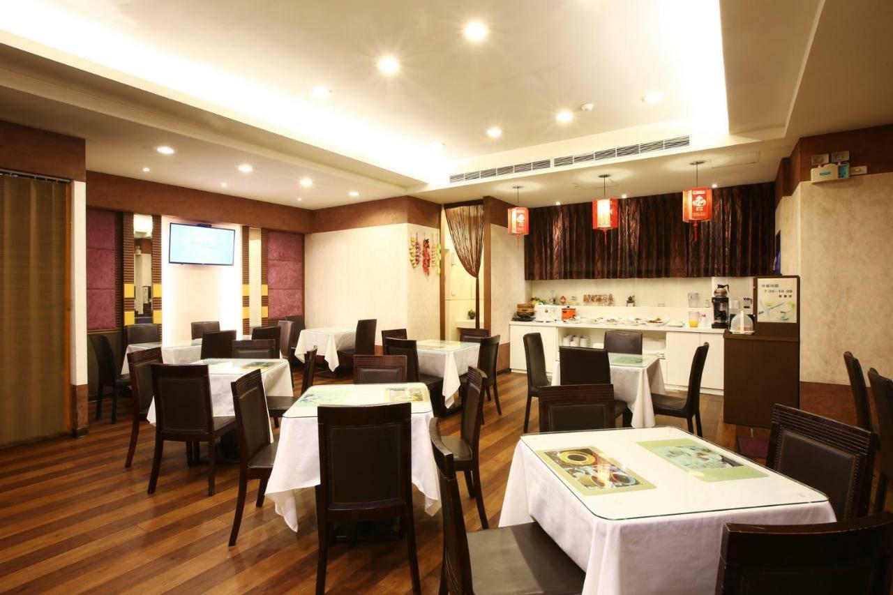 Hua Du Hotel Цзилун Экстерьер фото