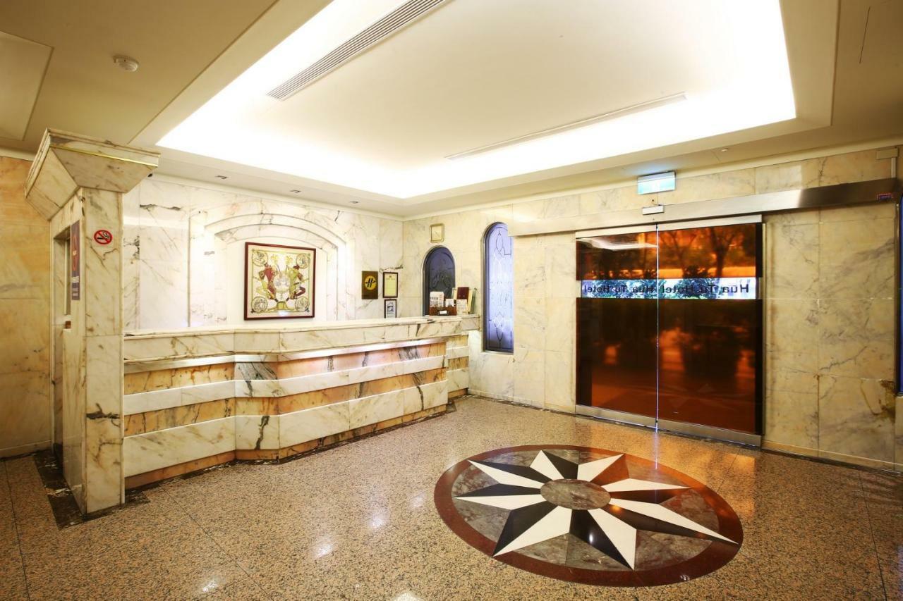 Hua Du Hotel Цзилун Экстерьер фото
